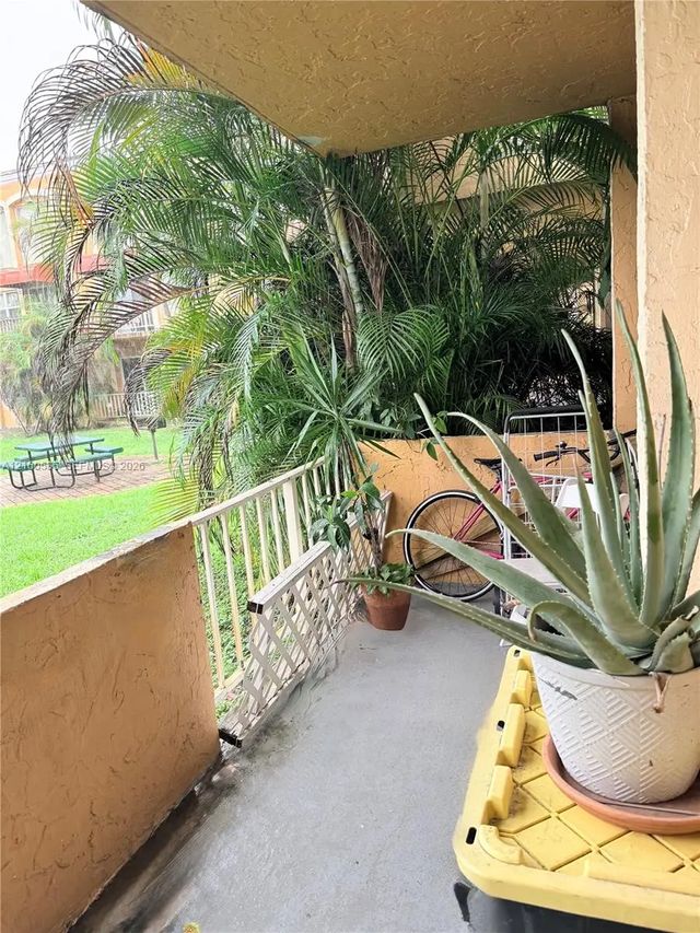 4 of 11 - 17901 Nw 68th Avenue #t101, Hialeah, FL