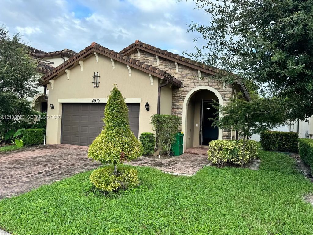 4910 Nw 48th Lane, Tamarac
