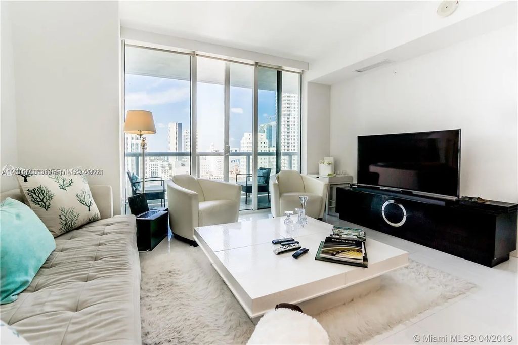 50 Biscayne Boulevard #1807, Miami