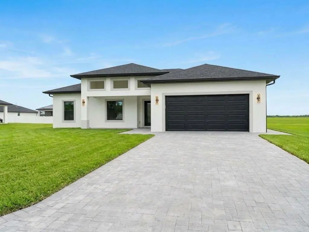 2405 Conway Avenue N, Lehigh Acres