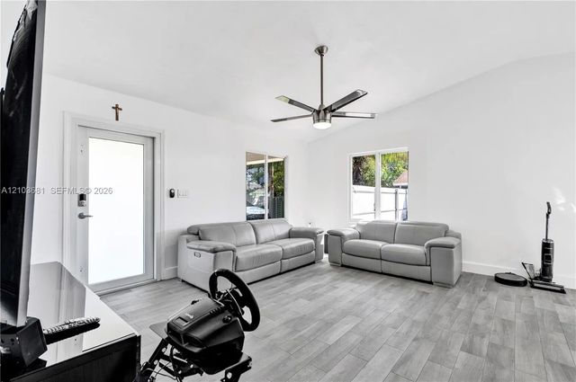 5 of 22 - 11496 Sw 227th Terrace, Miami, FL