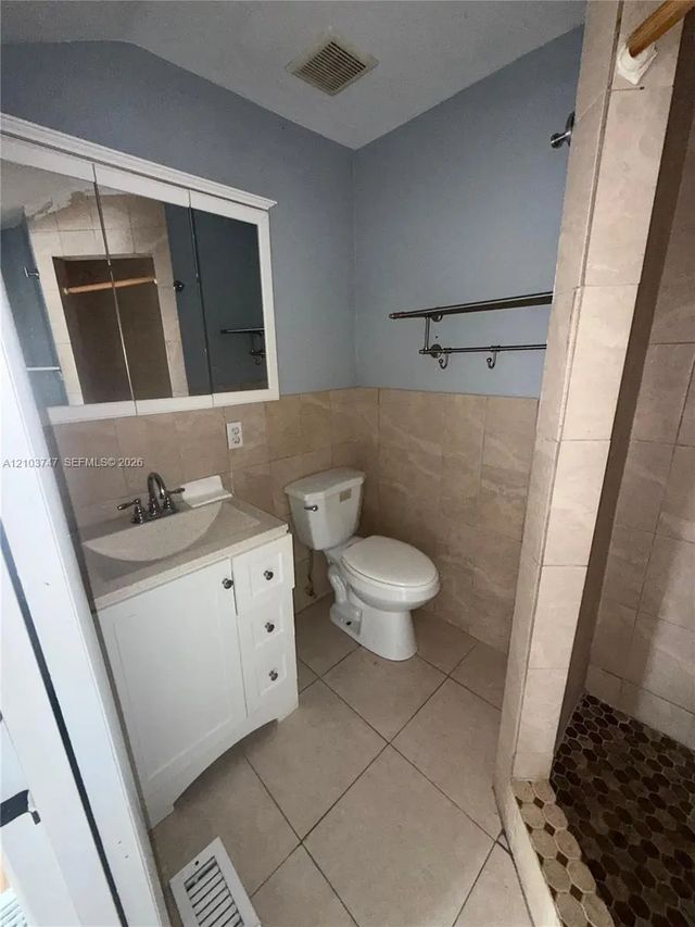 3 of 9 - 4615 Sw 46 Lane, Davie, FL