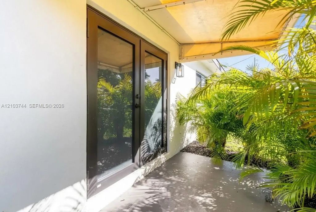 1201 N 16th Avenue, Hollywood