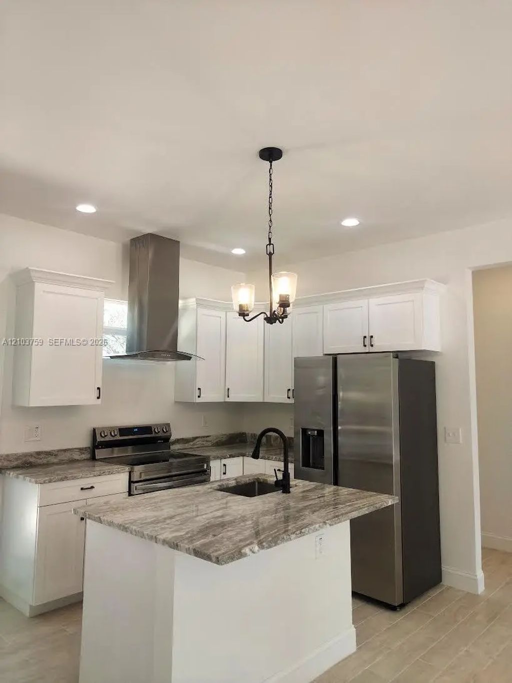 2908 W 52 Street W, 