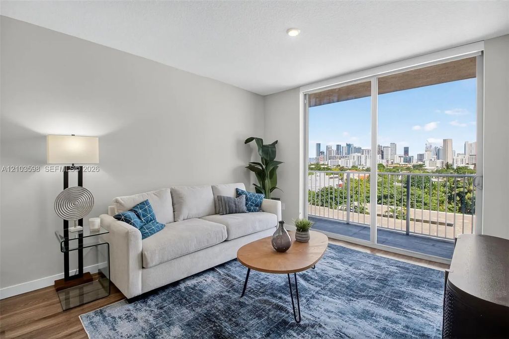 1110 Nw 1st Street #608, Miami