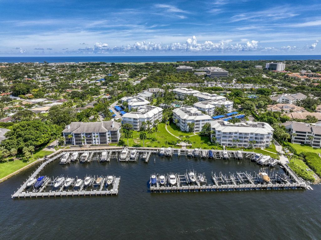 441 Bay Colony Drive N, Juno Beach