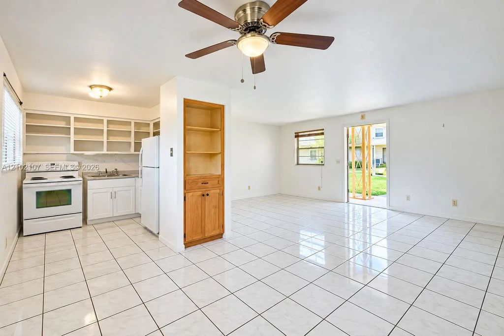1401 Grant Street #3, Hollywood