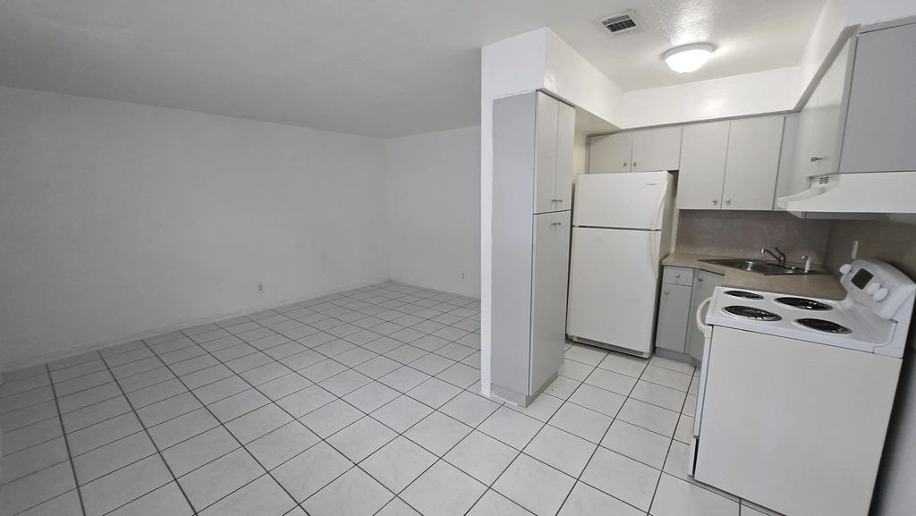 2501 Pierce Street #15, Hollywood