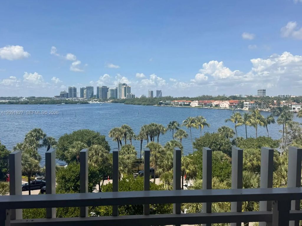 1 Grove Isle Drive #a504, Miami