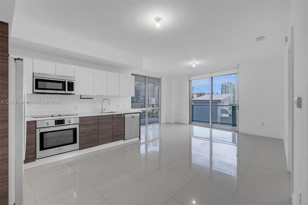 1010 Sw 2nd Avenue #1003, Miami