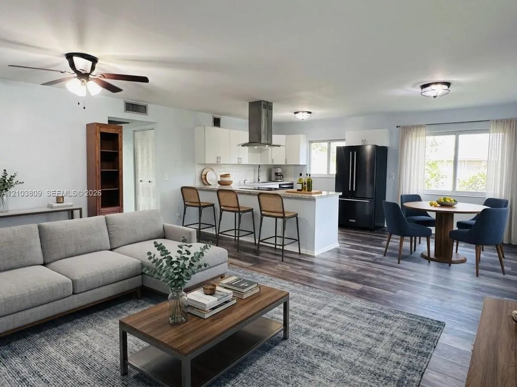 850 Sw 133rd Terrace #318b, Pembroke Pines