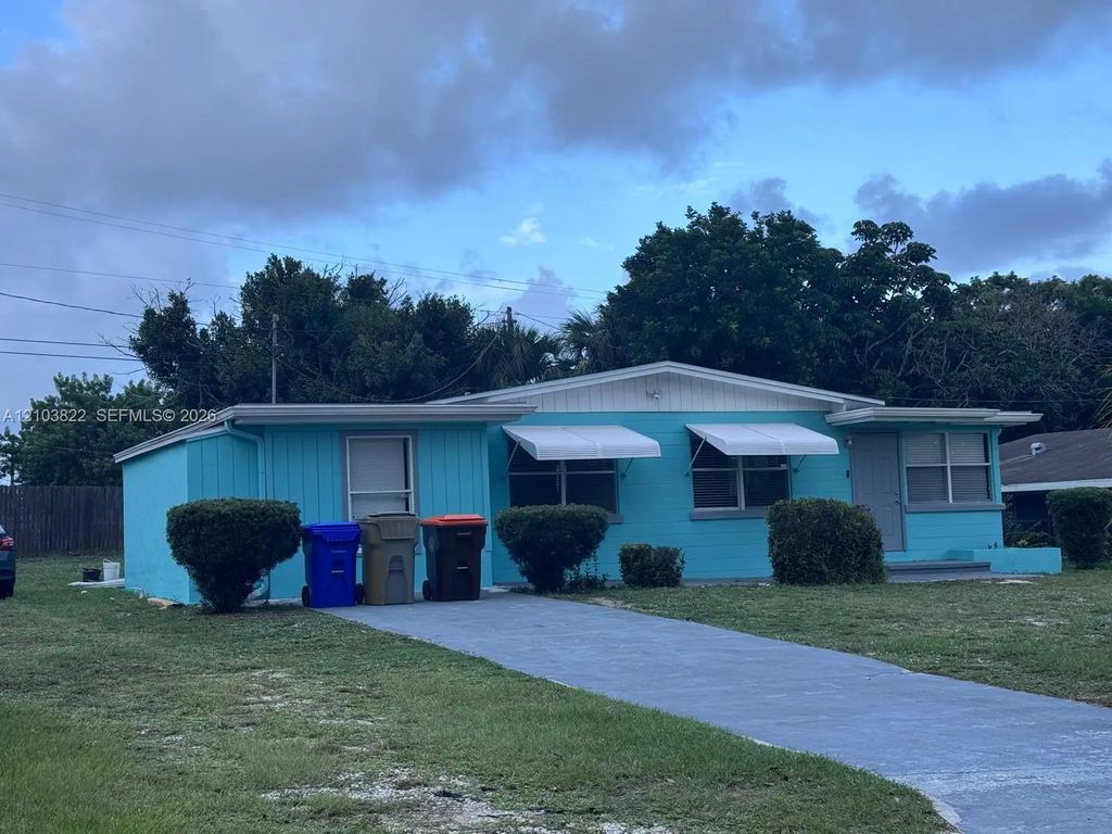 390 Sw 7th Road Sw #390, Vero Beach