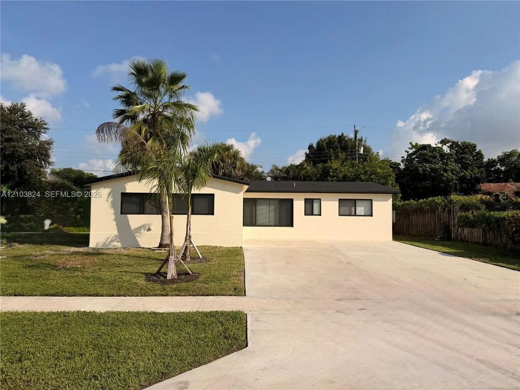 6211 Nw 16th Court, Sunrise