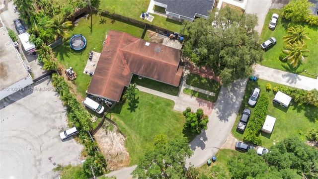 4 of 32 - 235 Ne 118th Street, Miami, FL
