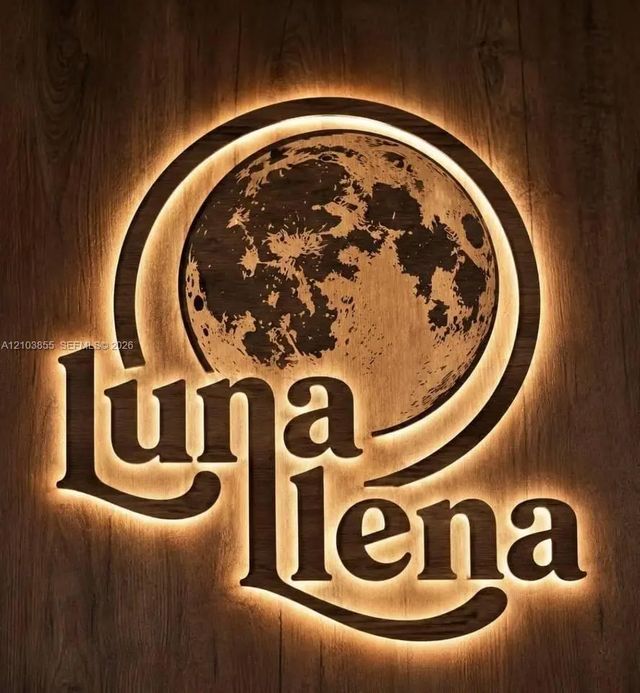 2 of 9 - 1 Luna Llena Santorini, , 