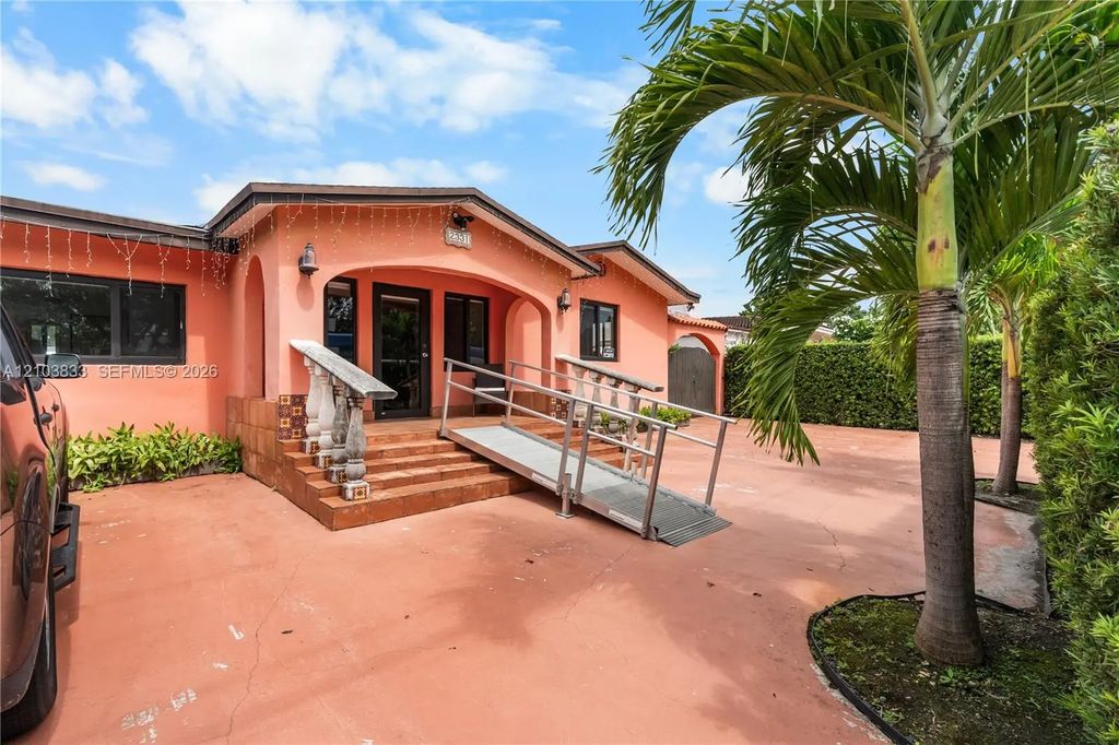2331 Sw 7th Street, Miami
