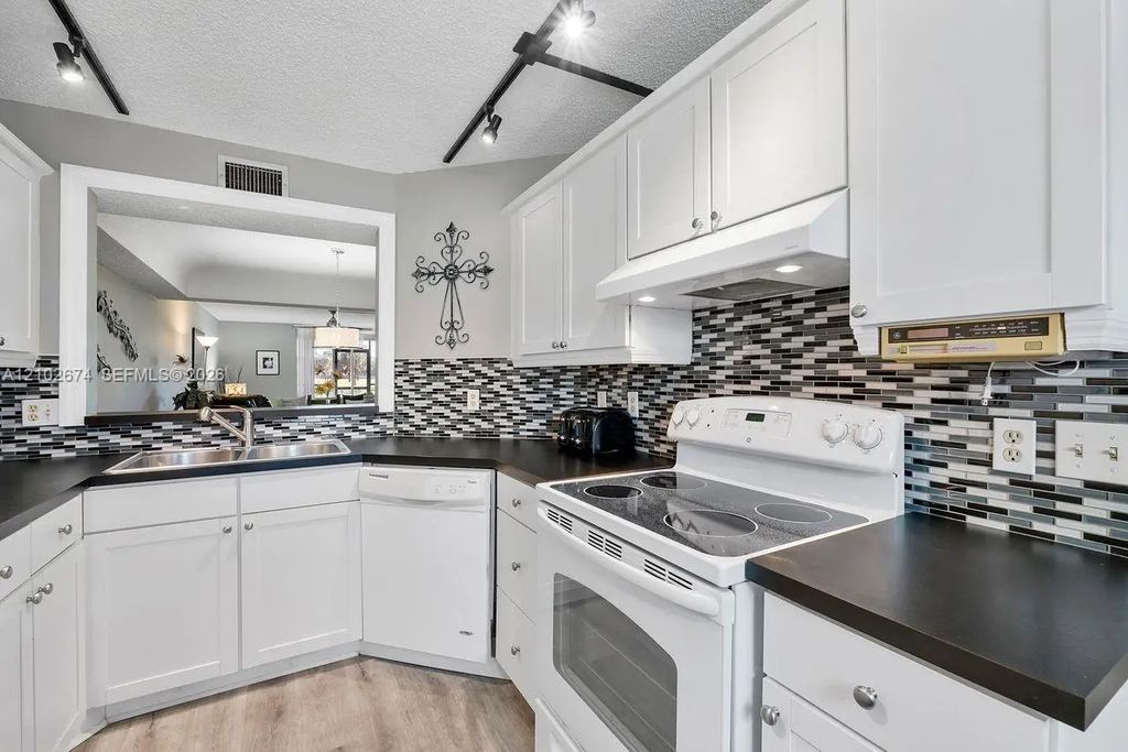 23249 N Barwood Lane N #102, Boca Raton