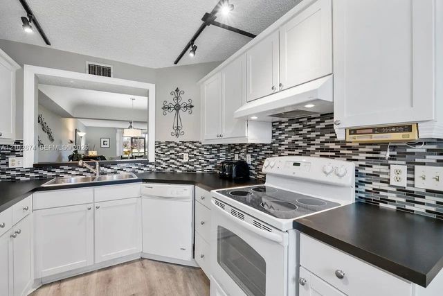 23249 N Barwood Lane N #102, Boca Raton