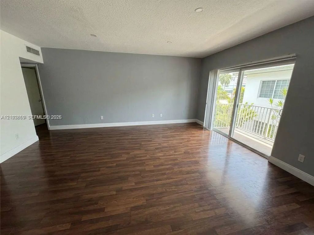 9260 Bay Harbor Terrace #24, Bay Harbor Islands