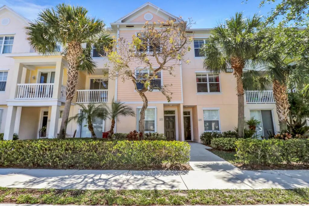 255 Murcia Drive #203, Jupiter