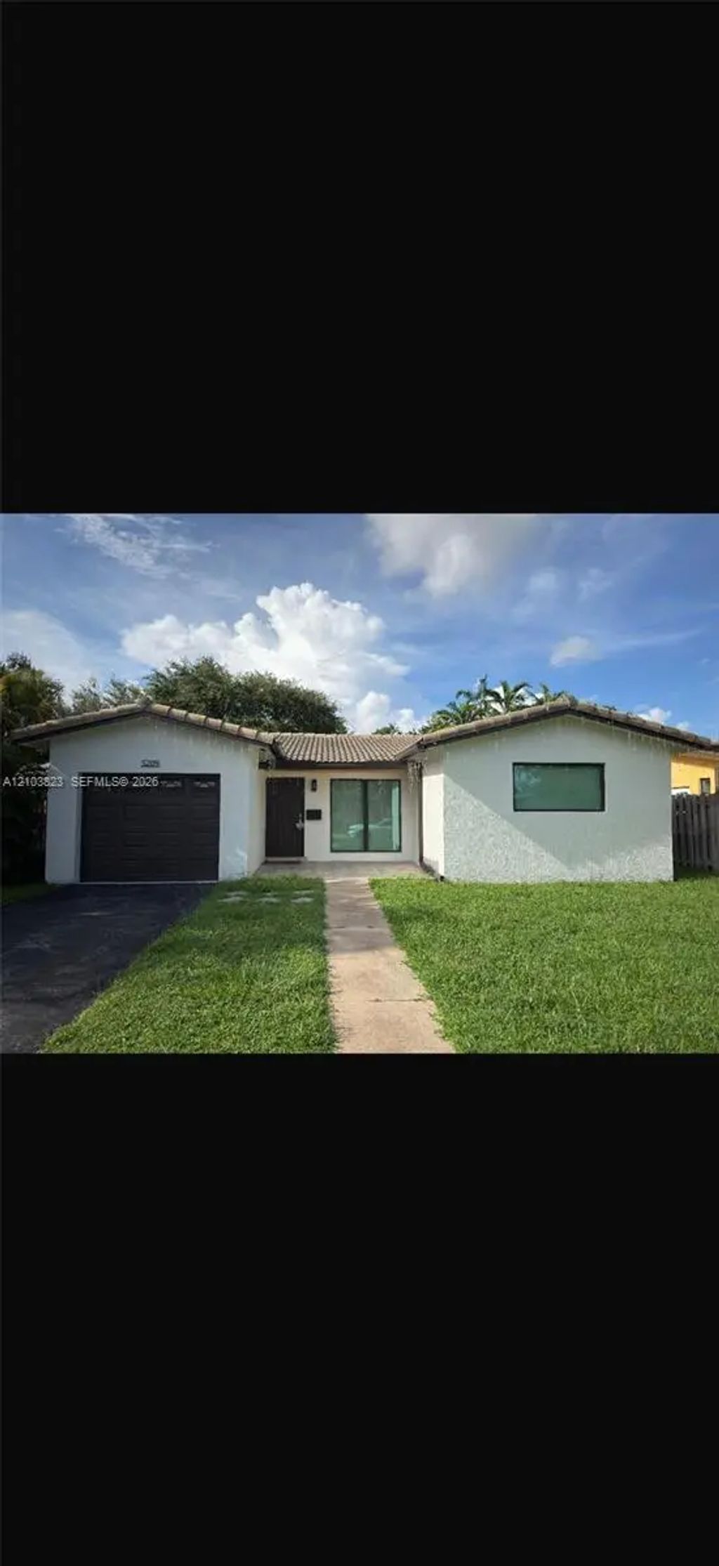 5209 Cleveland Street, Hollywood