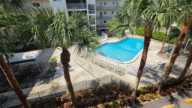 3 of 14 - 16750 Ne 10th Avenue #208, North Miami Beach, FL