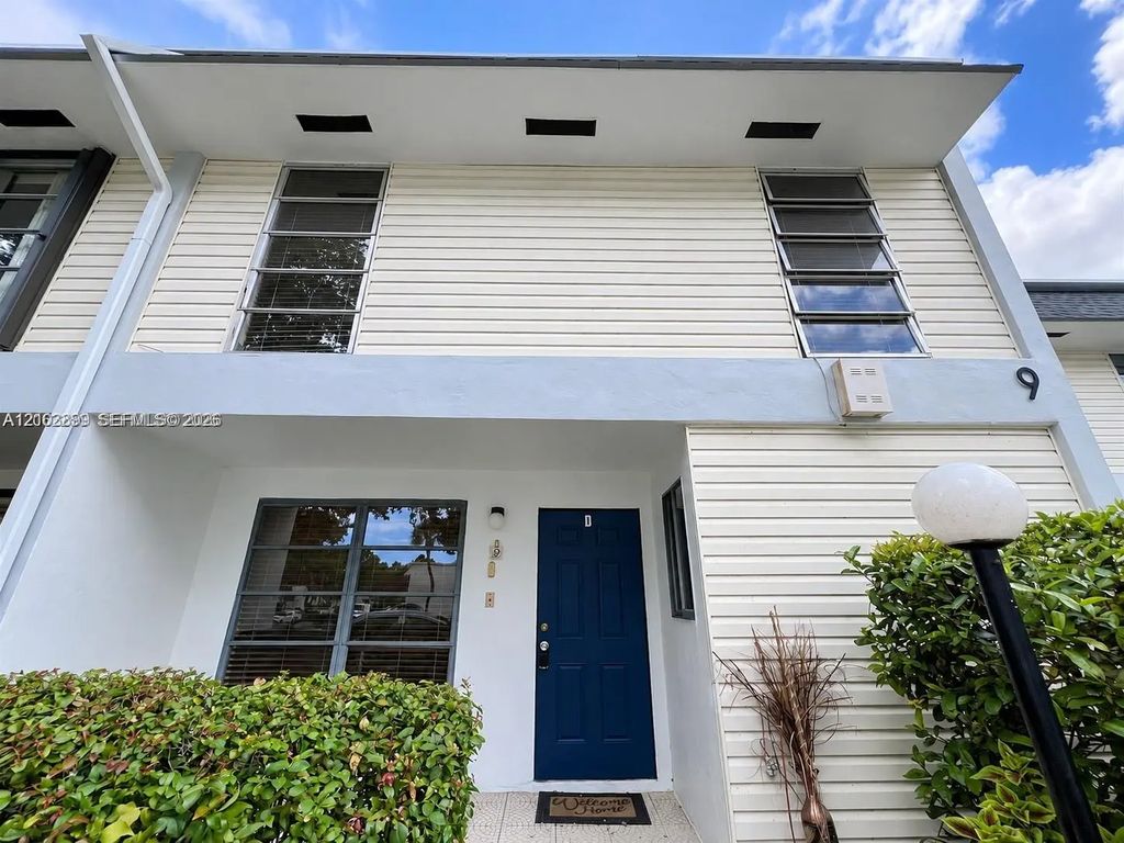 2750 N 34th Avenue #9d, Hollywood