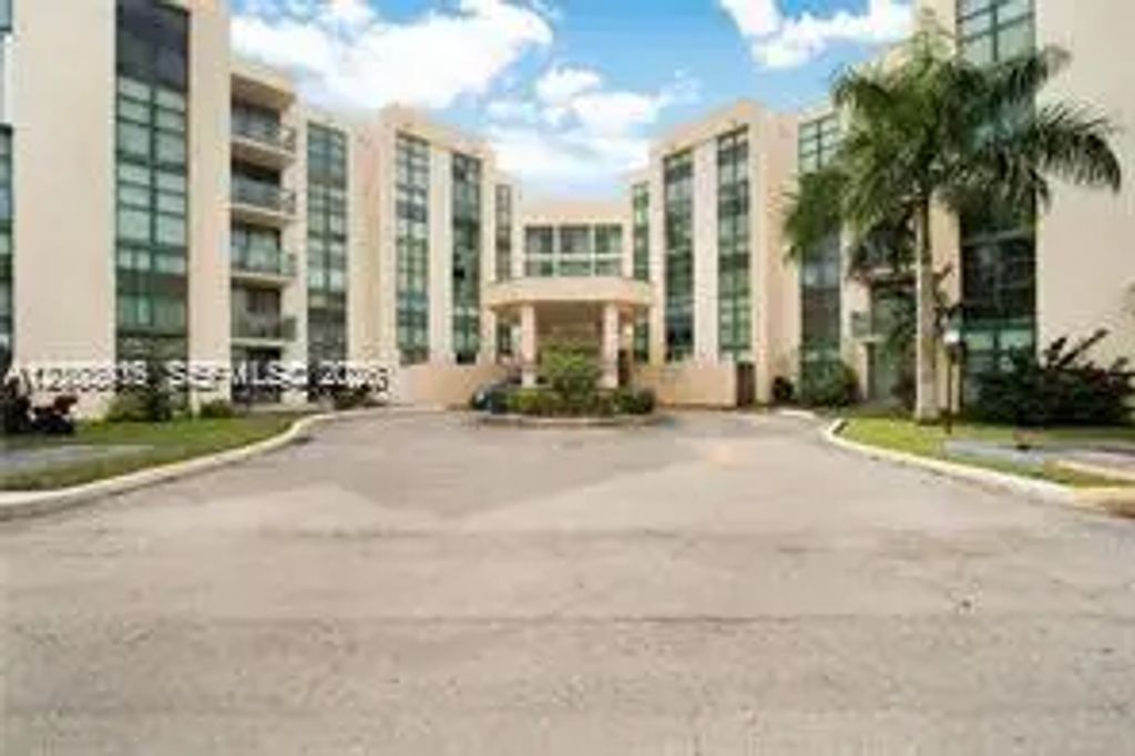 2075 Sw 122nd Avenue #322, Miami