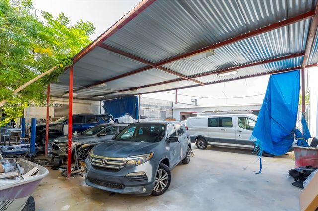 5 of 29 - 2195 Nw 27th Avenue, Miami, FL