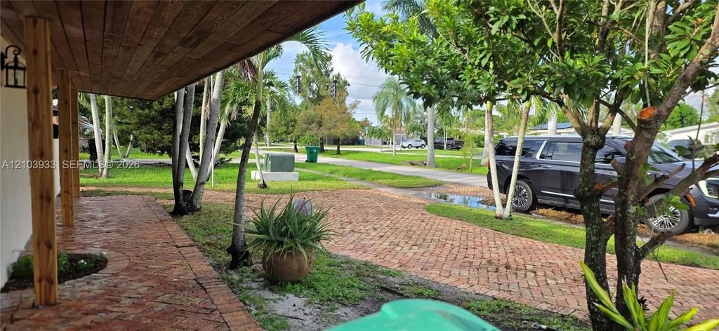 2512 Island Drive, Miramar