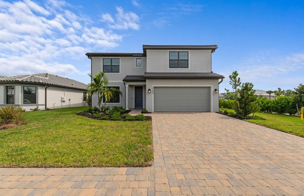 2084 Freemont Way, Naples