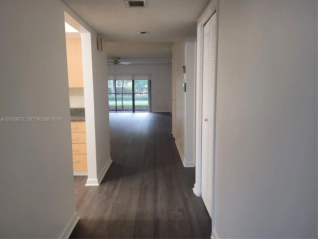 334 Lakeview Drive #103, Weston