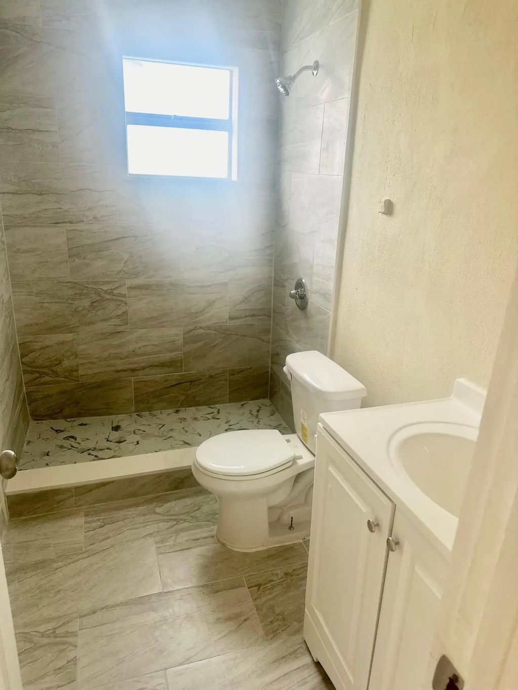 22 Nw 8th Avenue Nw #1, Dania Beach