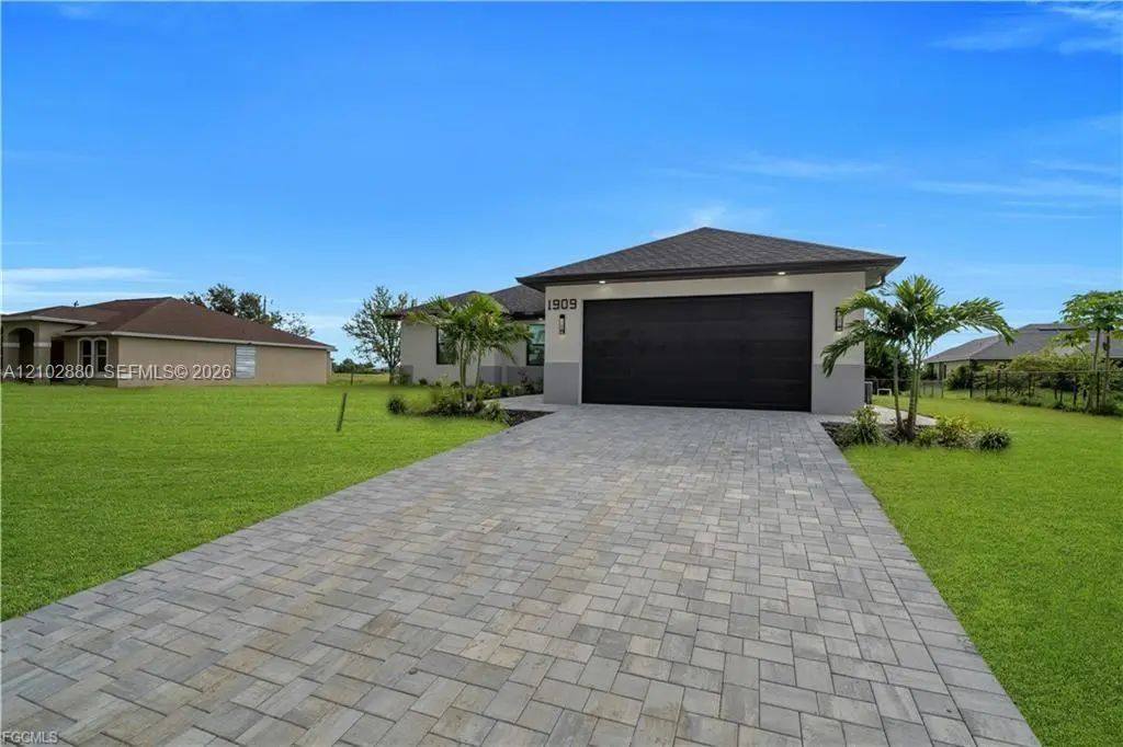 1909 Ne 19th Place, Cape Coral