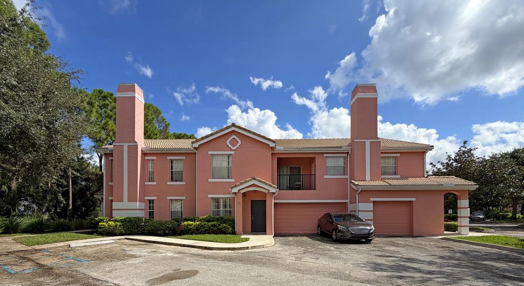 106 Sw Peacock  Boulevard #4-101, Port St. Lucie