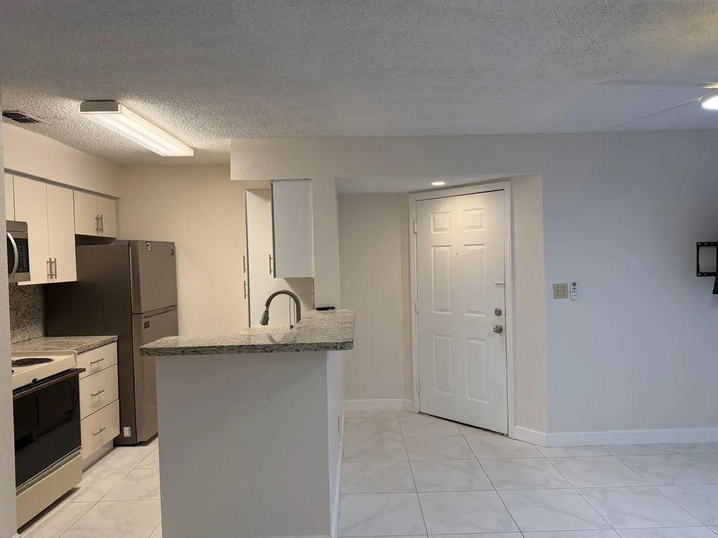 2926 S University Drive #6105, Davie