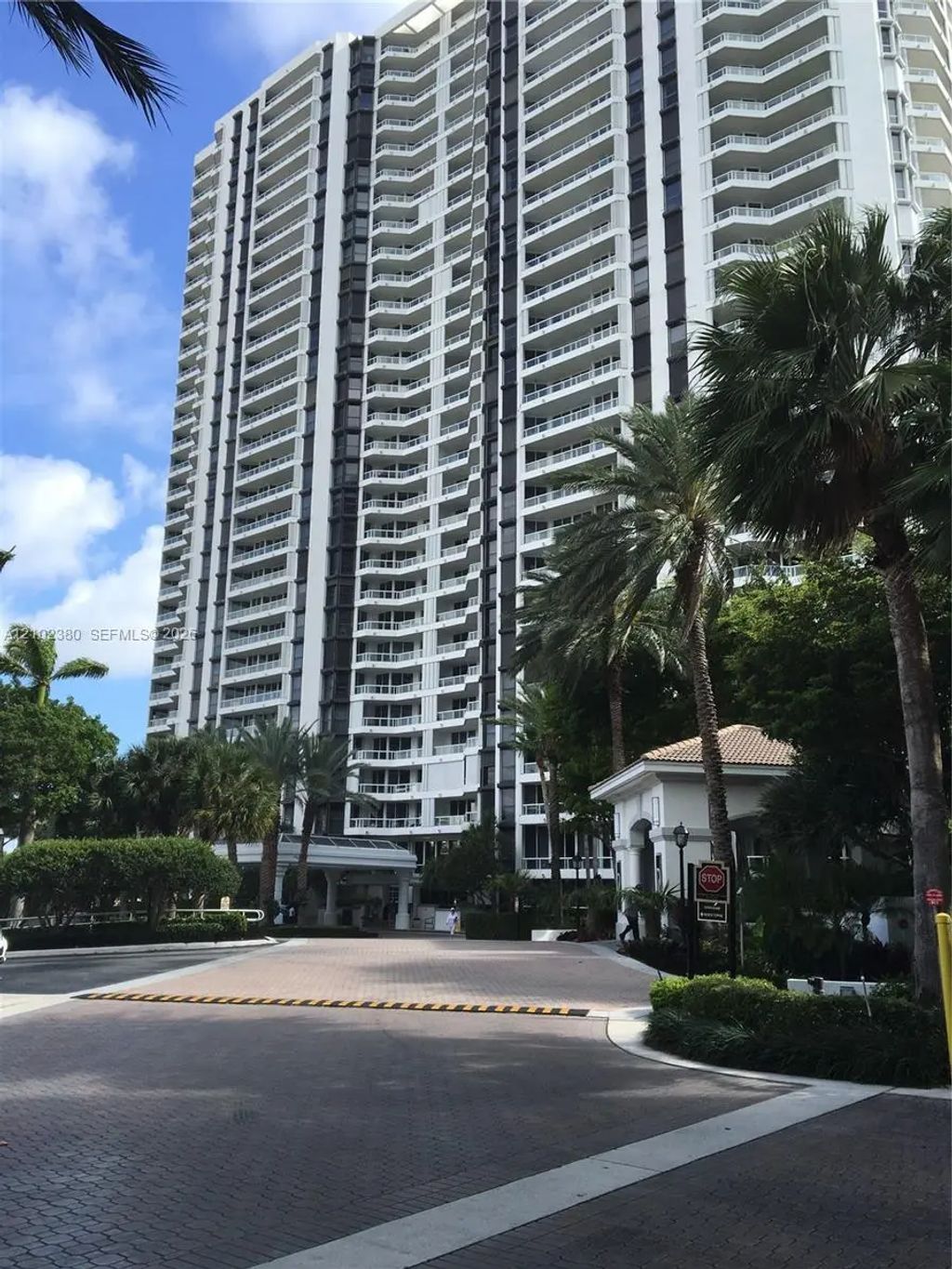 21150 Ne 38th Avenue #2202, Aventura