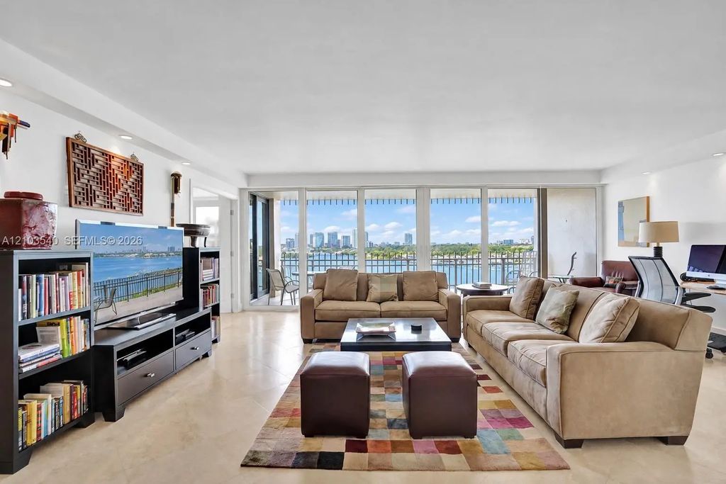 1 Grove Isle Drive #a1108, Miami