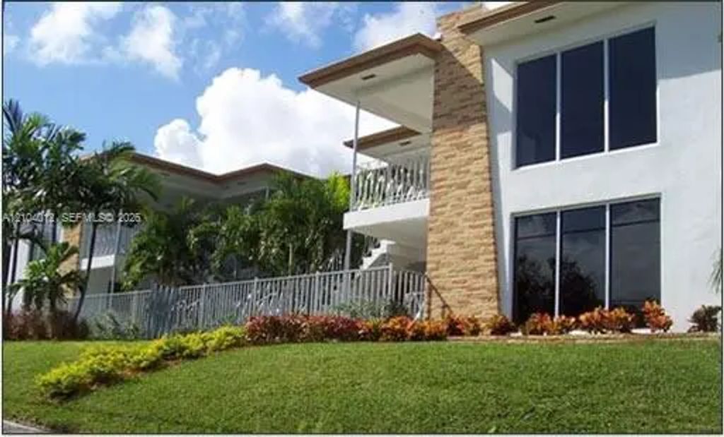 7410 Ne 6th Court #7410, Miami