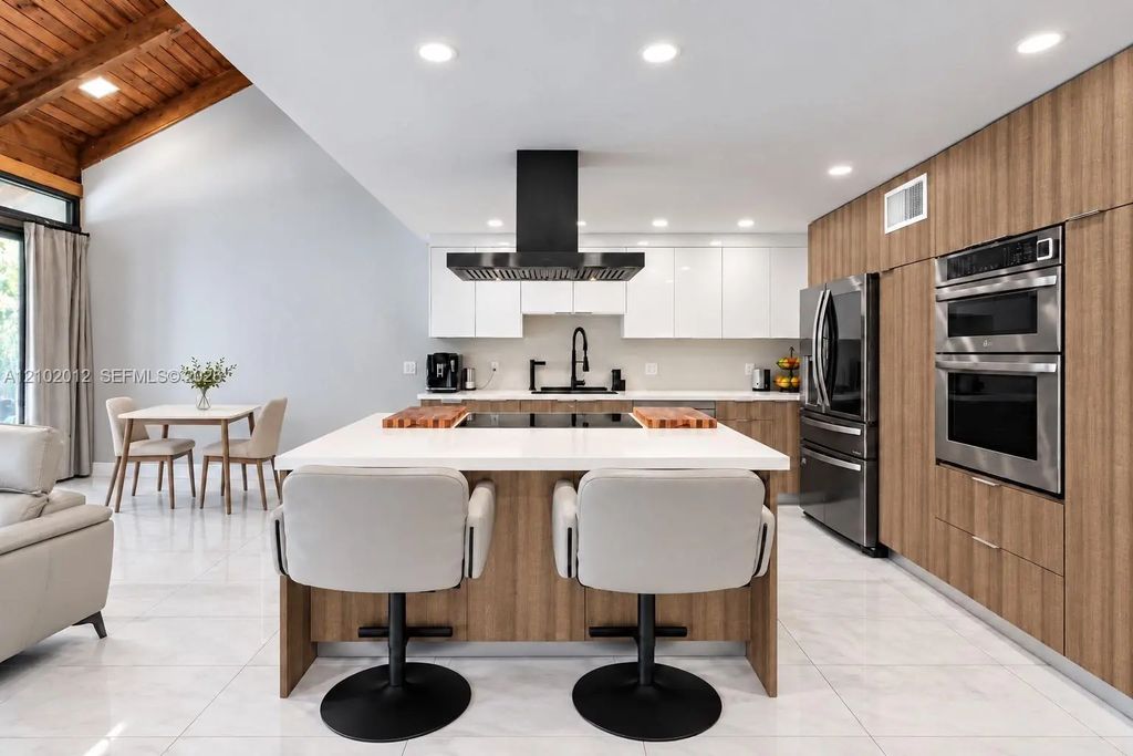 11304 Nw 14th Court, Pembroke Pines