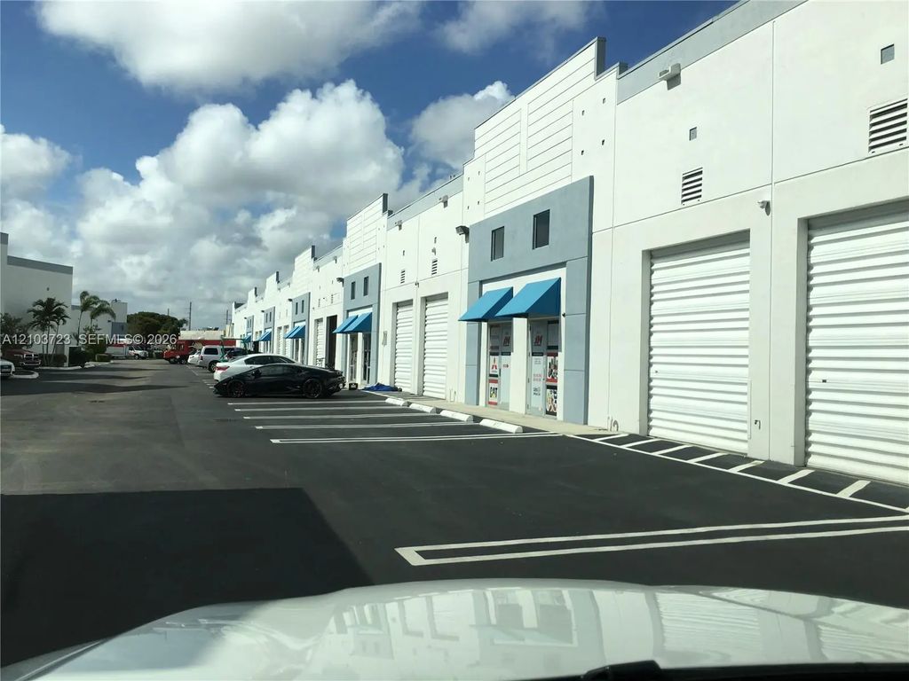 2385 Nw 70th Avenue #7-a, Miami