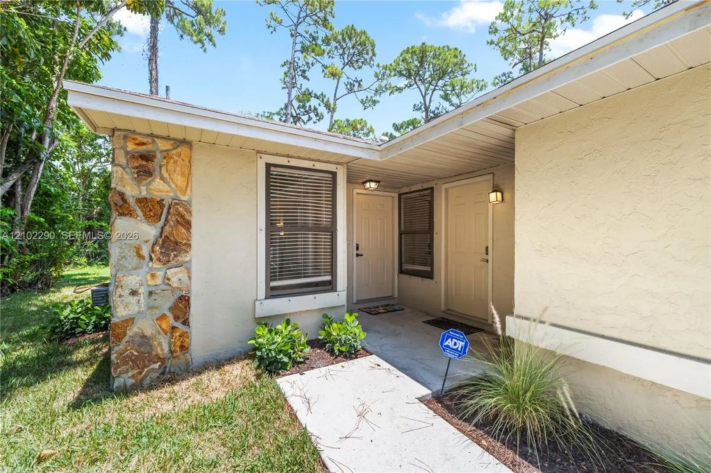 1200 Hyacinth Place, Wellington