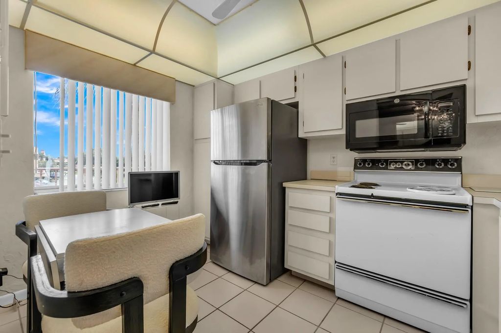 14307 Bedford Drive #306, Delray Beach