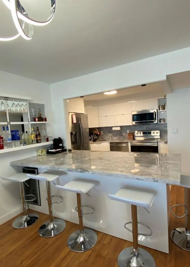 5 of 20 - 1623 Collins Avenue #220, Miami Beach, FL