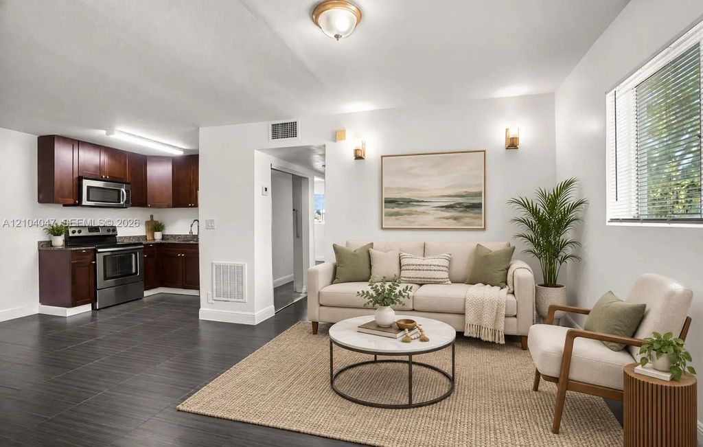 37 Sw 14th Street #18, Dania Beach