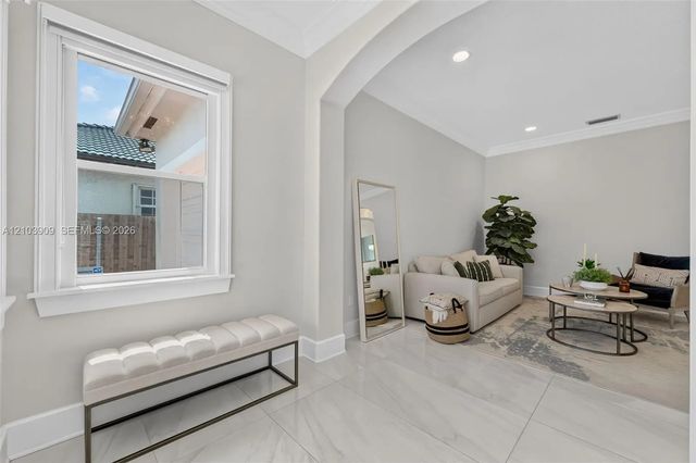 4 of 32 - 14940 Nw 89th Avenue, Miami Lakes, FL