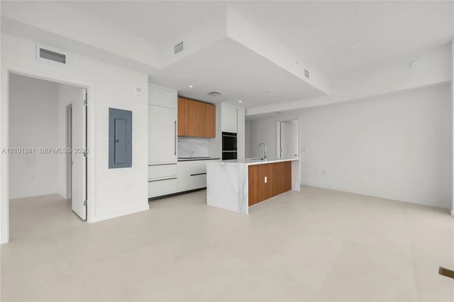 3 of 56 - 1400 Biscayne #1901, Miami, FL
