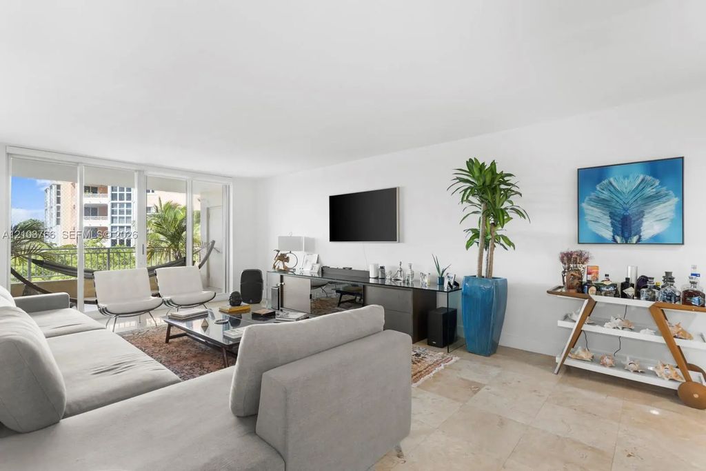 765 Crandon Boulevard #310, Key Biscayne
