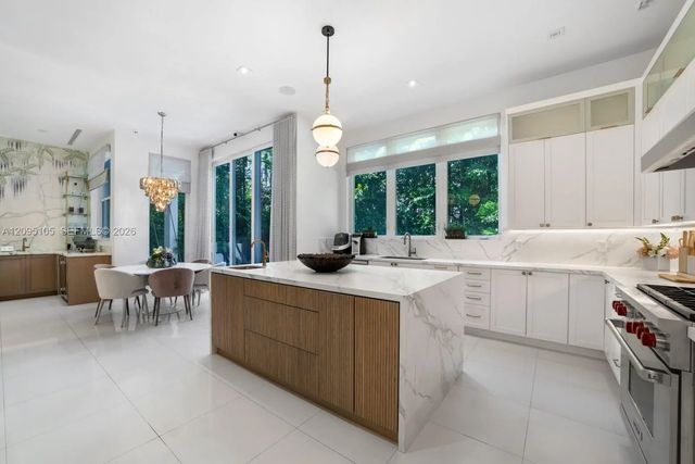 5 of 38 - 737 W 49th Street, Miami Beach, FL