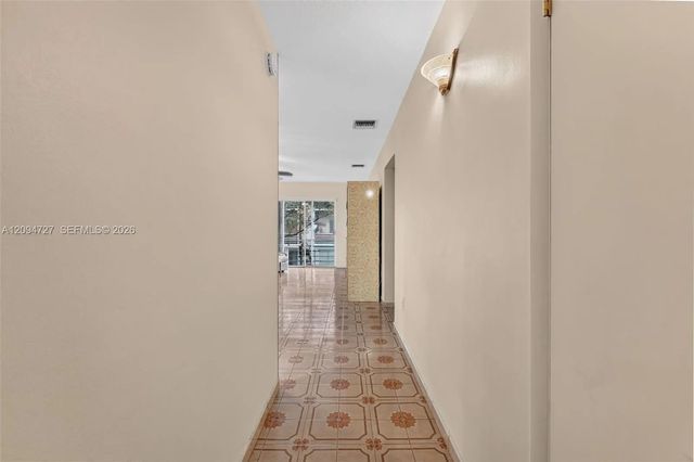 3 of 24 - 1395 Ne 167th Street #212, Miami, FL